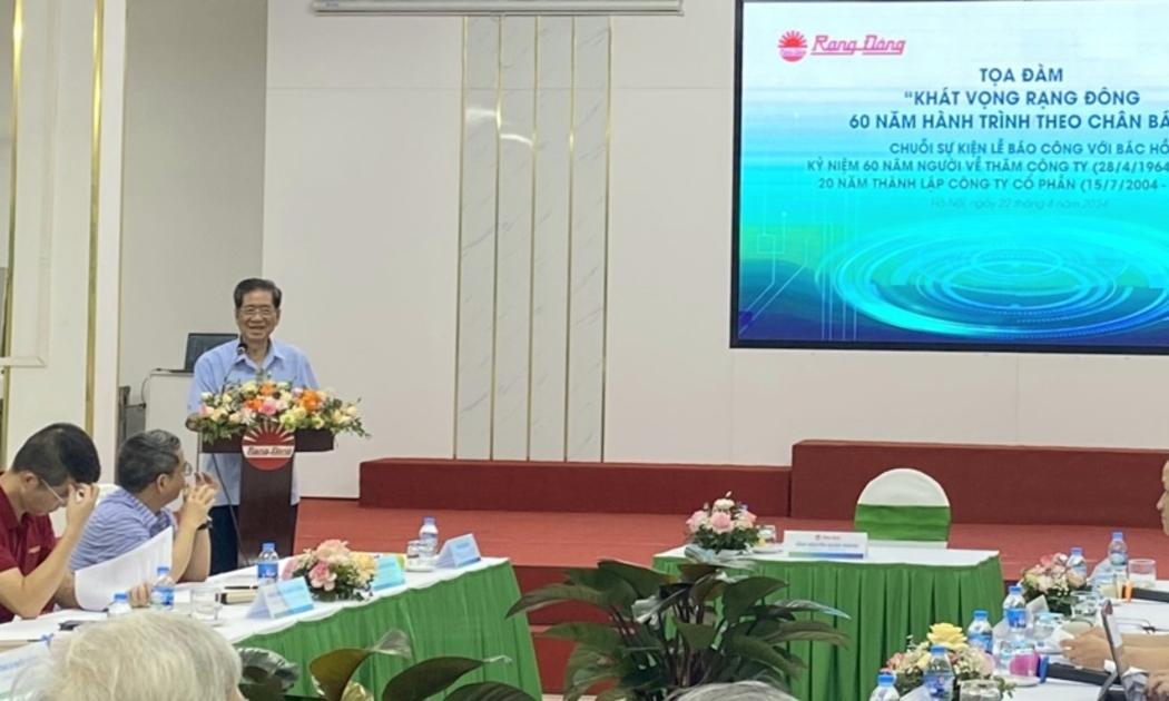 Ông Nguyễn Đoàn Thăng, Tổng giám đốc Công ty Cổ phần bóng đèn phích nước Rạng Đông tại buổi họp báo
