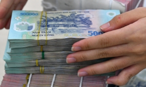 Lập khống hồ sơ vay vốn để chiếm đoạt tiền ngân hàng