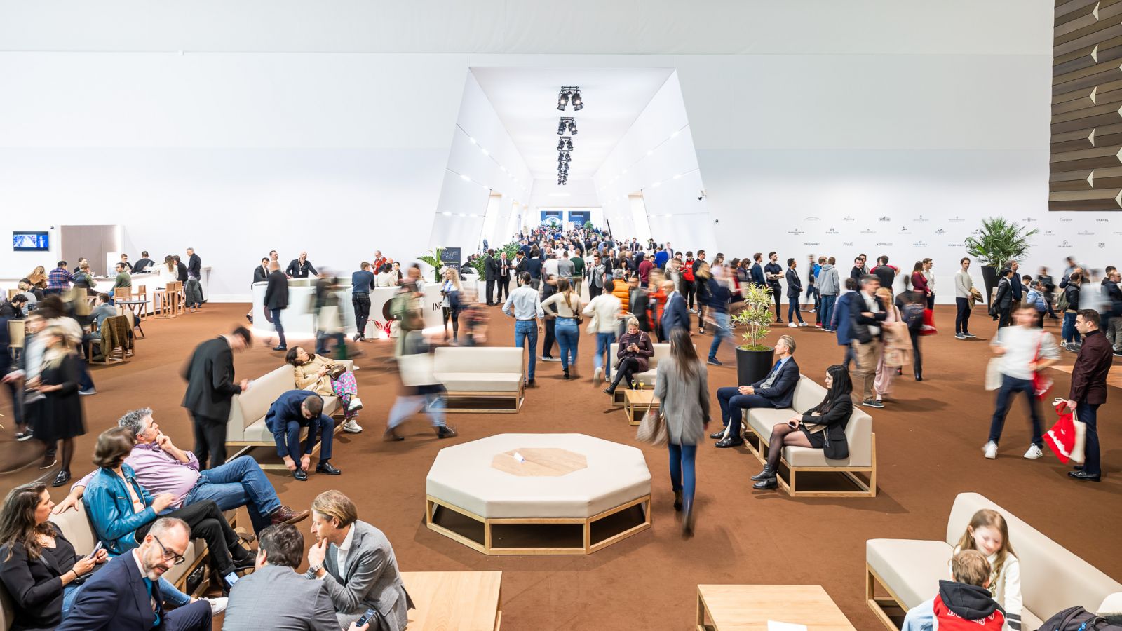 Watches & Wonders 2024 đã mở cửa đón công chúng từ ngày 13 - 15/4 tại Geneva, Thụy Sỹ. Ảnh: WOW