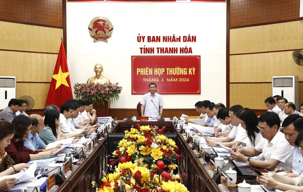 &Ocirc;ng Đỗ Minh Tuấn, Chủ tịch UBND tỉnh Thanh H&oacute;a ph&aacute;t biểu tại phi&ecirc;n họp