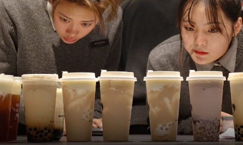 Nhiều chủ shop trà sữa Trung Quốc trở thành tỷ phú USD