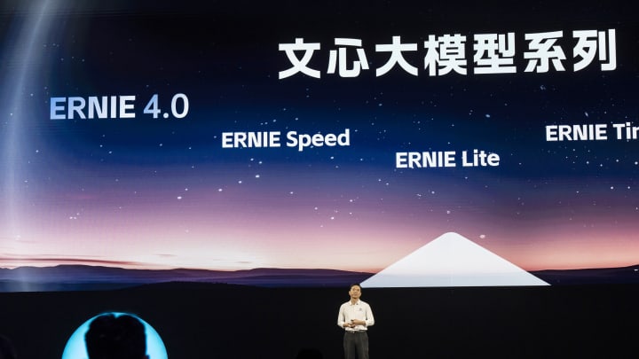 Giám đốc Điều hành Baidu Robin Li phát biểu trong Hội nghị Create được công ty tổ chức tại Thâm Quyến (Trung Quốc) vào ngày 16/4/2024.