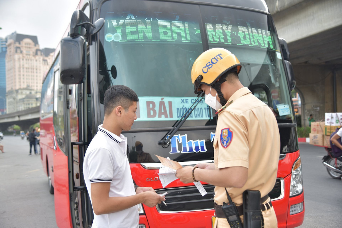 Nghị định bổ sung quy định thời hạn thu hồi phù hiệu, biển hiệu của phương tiện tránh tình trạng chây ỳ của doanh nghiệp như vừa qua.