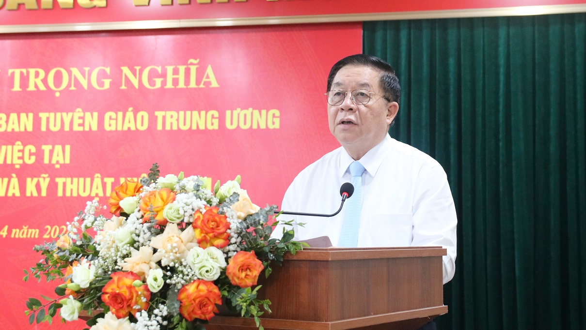 Bí thư Trung ương Đảng, Trưởng Ban Tuyên giáo Trung ương Nguyễn Trọng Nghĩa phát biểu chỉ đạo tại buổi làm việc với Liên hiệp các Hội Khoa học và Kỹ thuật Việt Nam về tình hình đội ngũ trí thức khoa học và công nghệ trong tình hình mới.