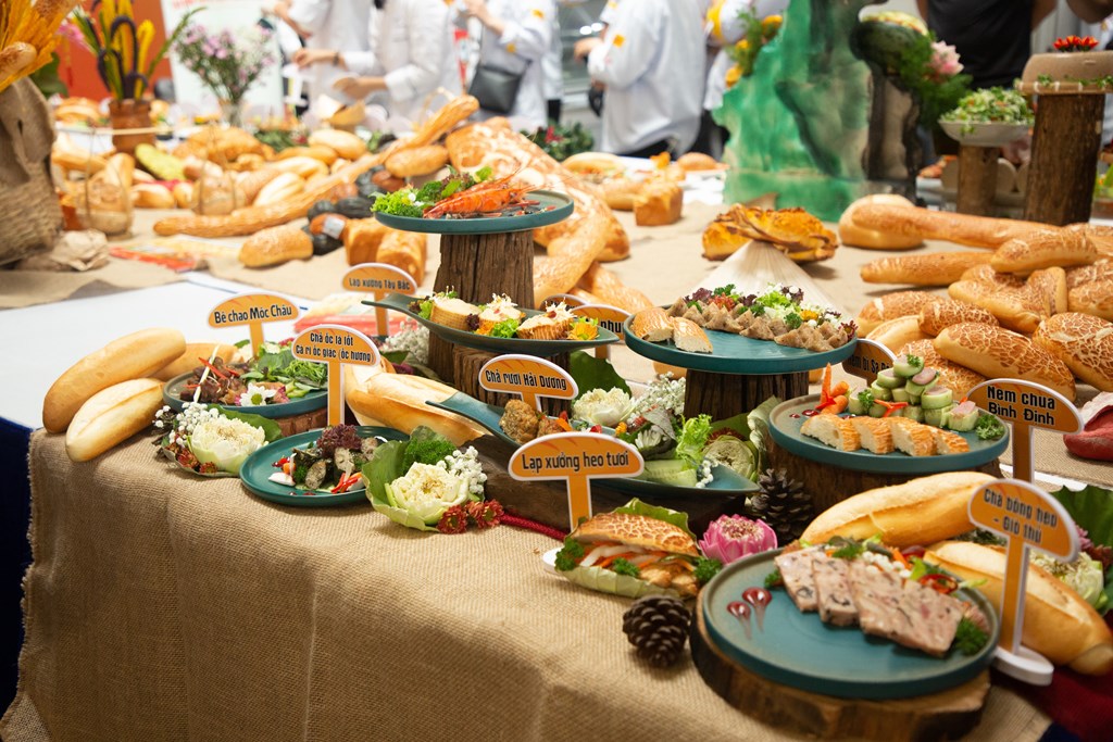 Chuyên trang ẩm thực Taste Atlas đã đăng bài viết "Top 100 sandwiches in the world", trong đó, bánh mỳ Việt Nam xếp vị trí số 1. 