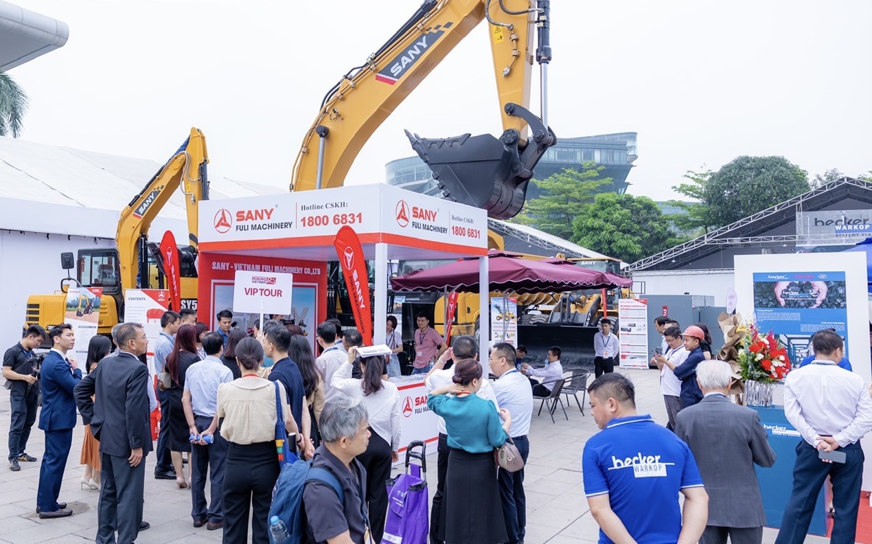 Mining Vietnam 2024 đ&atilde; thu h&uacute;t 200 nh&agrave; trưng b&agrave;y đến từ 17 quốc gia v&agrave; v&ugrave;ng l&atilde;nh thổ.