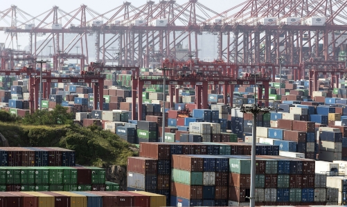 Hàng Trung Quốc rẻ đến mức “cân” được mọi loại thuế quan?