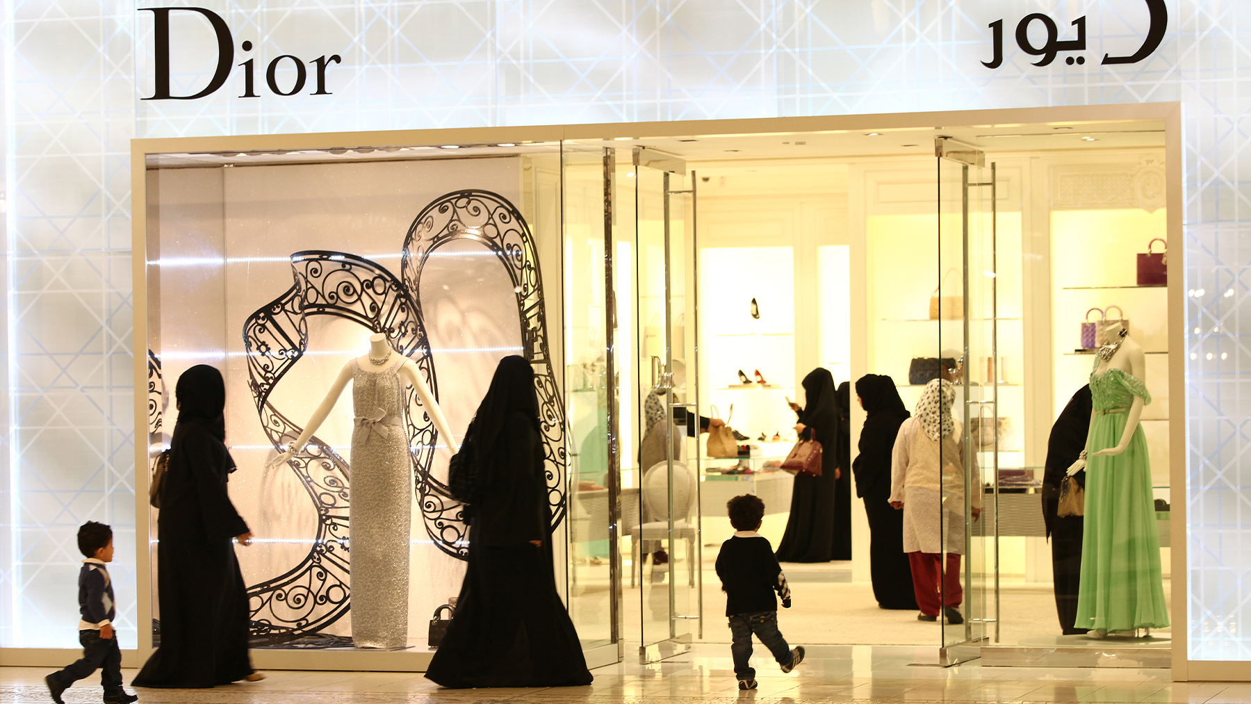 2% công dân Qatar là triệu phú, dẫn đầu về mức độ giàu có so với Kuwait, UAE và Arab Saudi.