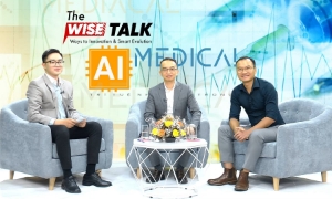 Ông Trịnh Hoàng Hà (ở giữa) và ông Phan Phi Anh (ngoài cùng bên phải) chia sẻ trong chương trình The Wise Talk số 11