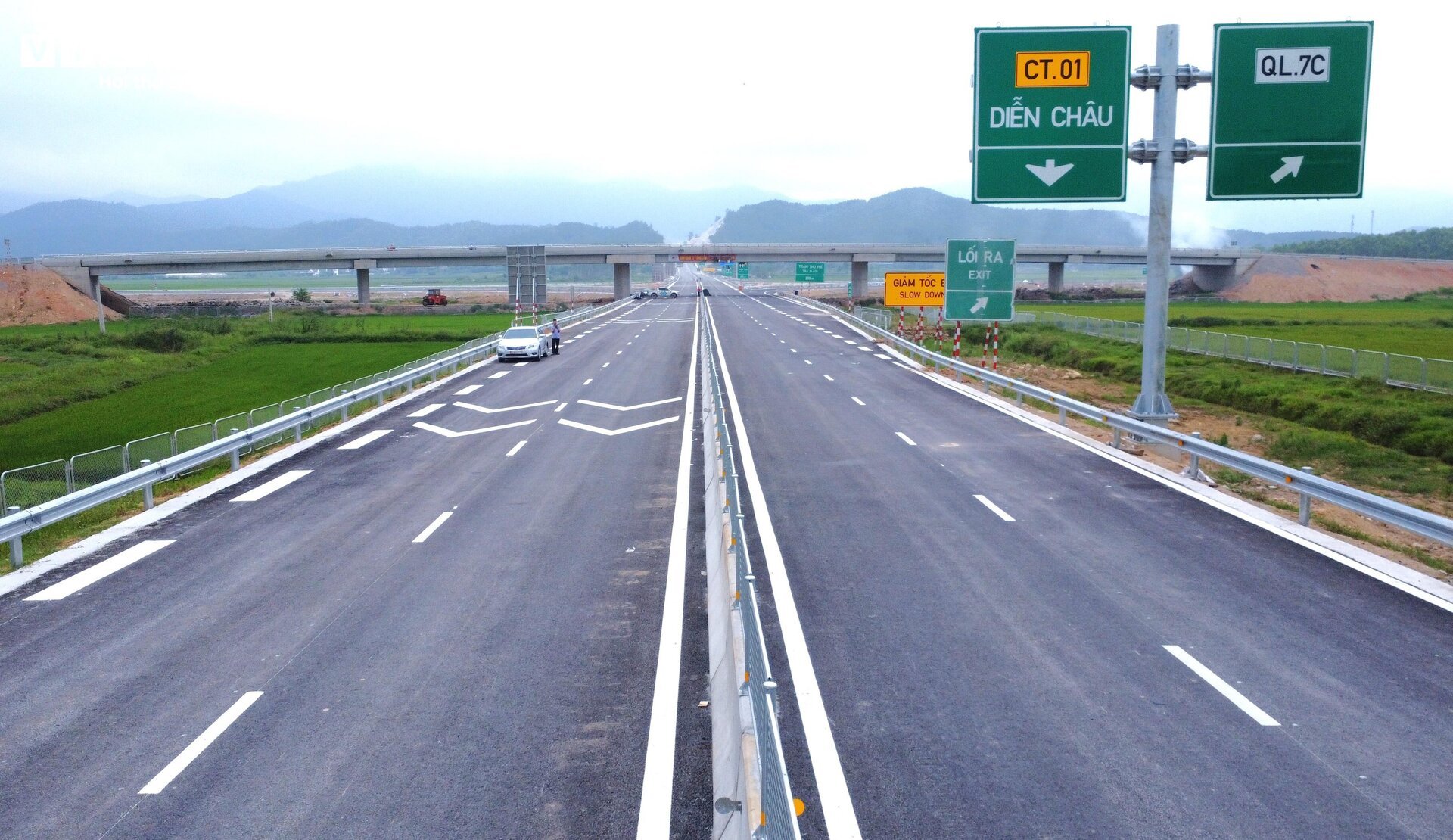 Cùng với tuyến Cam Lam - Vĩnh Hảo, cao tốc Diễn Châu - Bãi Vọt cũng hoàn thành và đưa vào khai thác dịp lễ 30/4 năm nay. Ảnh: baohatinh.vn