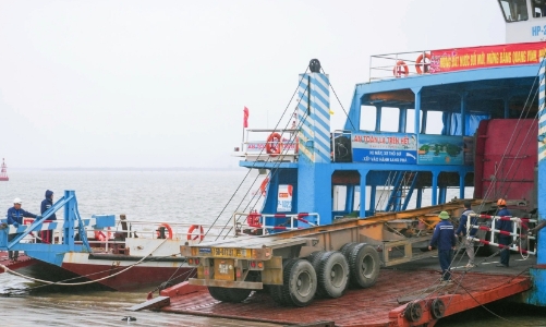 Hải Phòng tạm dừng vận chuyển ô tô qua phà Đồng Bài trong dịp nghỉ lễ