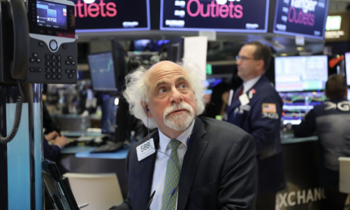 Chứng khoán Mỹ mất điểm sau báo cáo GDP, giá dầu tăng vì tin Trung Đông