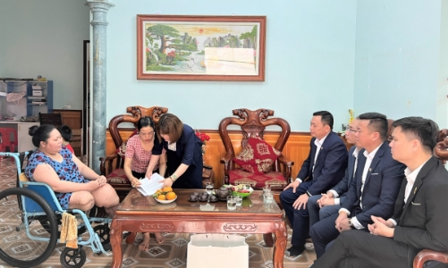 AIA Việt Nam chi trả hơn 3,5 tỷ đồng cho khách hàng tại Hải Dương