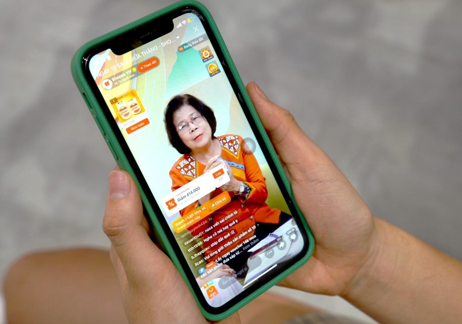 Tập mở đầu của series “Shopee - Tinh Hoa Việt Du Ký” mang đến format phát sóng trực tiếp mới lạ, thu về nhiều kế quả ấn tượng cho doanh nghiệp.