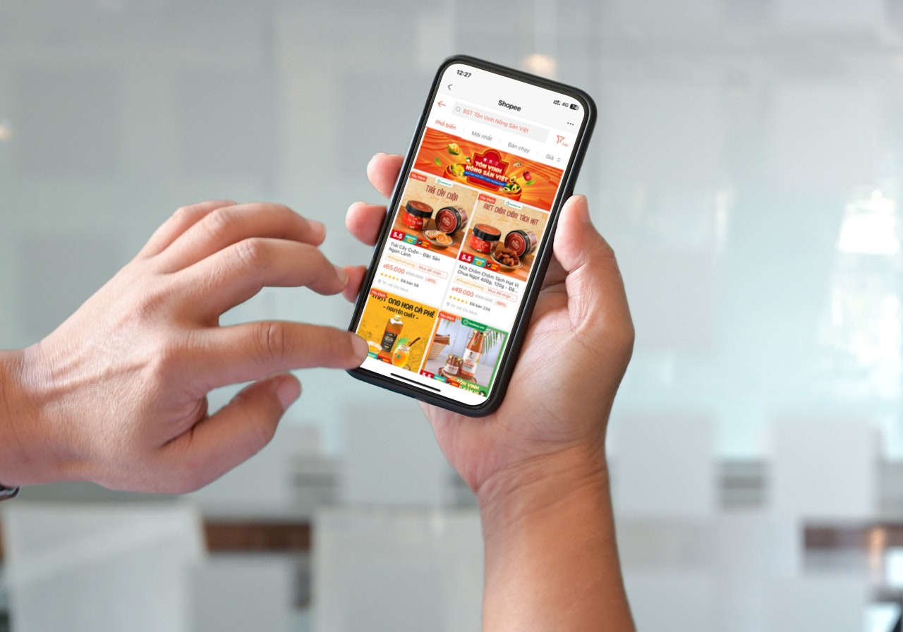 &ldquo;Shopee - Tinh Hoa Việt Du K&yacute;&rdquo; hướng đến mục ti&ecirc;u hướng đến mục ti&ecirc;u hỗ trợ c&aacute;c doanh nghiệp v&agrave; nh&agrave; b&aacute;n h&agrave;ng địa phương kinh doanh hiệu quả tr&ecirc;n s&agrave;n thương mại điện tử, đồng thời t&ocirc;n vinh gi&aacute; trị v&agrave; quảng b&aacute; rộng r&atilde;i c&aacute;c sản vật phong ph&uacute; của Việt Nam đến đ&ocirc;ng đảo người d&ugrave;ng.