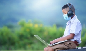 Hình thức học tập trực tuyến đang phát triển mạnh mẽ sau đại dịch. Ảnh minh họa