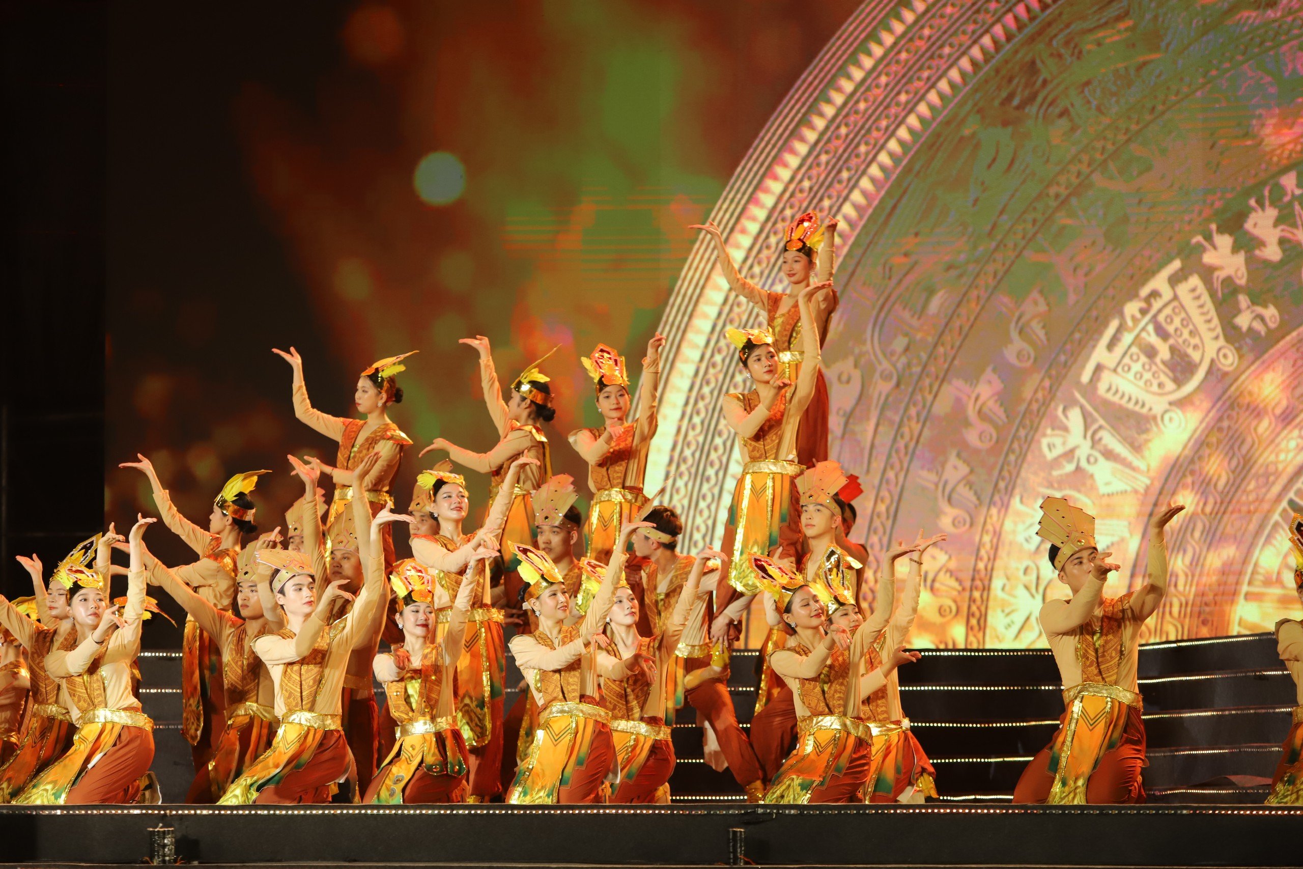 C&aacute;c tiết mục văn nghệ đặc sắc tại sự kiện tr&ecirc;n