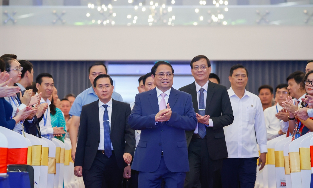 Thủ tướng Phạm Minh Chính dự hội nghị công bố Quy hoạch tỉnh thời kỳ 2021-2030, tầm nhìn đến năm 2050 và xúc tiến đầu tư tỉnh Ninh Thuận - Ảnh: VGP/Nhật Bắc