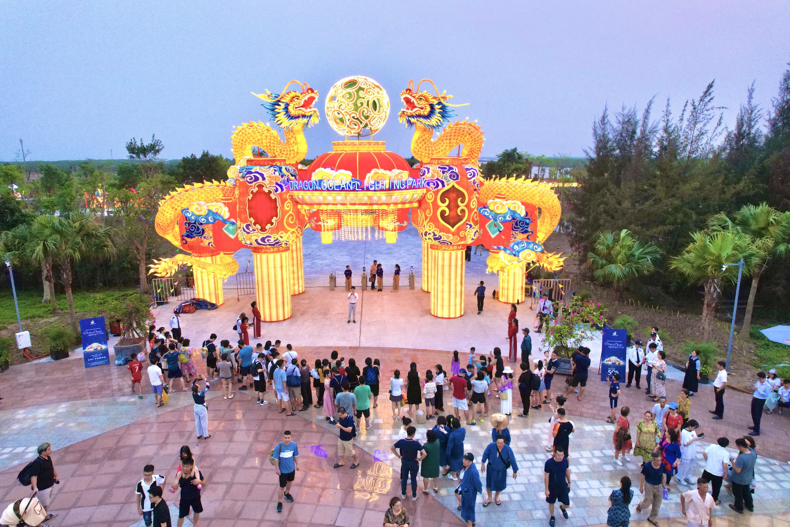Khai trương C&ocirc;ng vi&ecirc;n &Aacute;nh s&aacute;ng Đồi Rồng - Dragon Ocean Lighting Park.