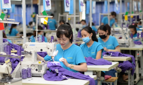 Dệt may Việt Nam gia tăng lợi thế cạnh tranh bằng chiếu sáng xanh
