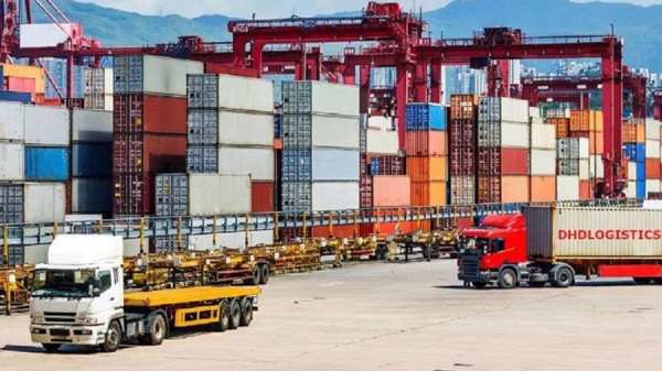 Xuất khẩu suy giảm trong tháng 4, thặng dư thương mại vẫn đạt trên 8 tỷ USD