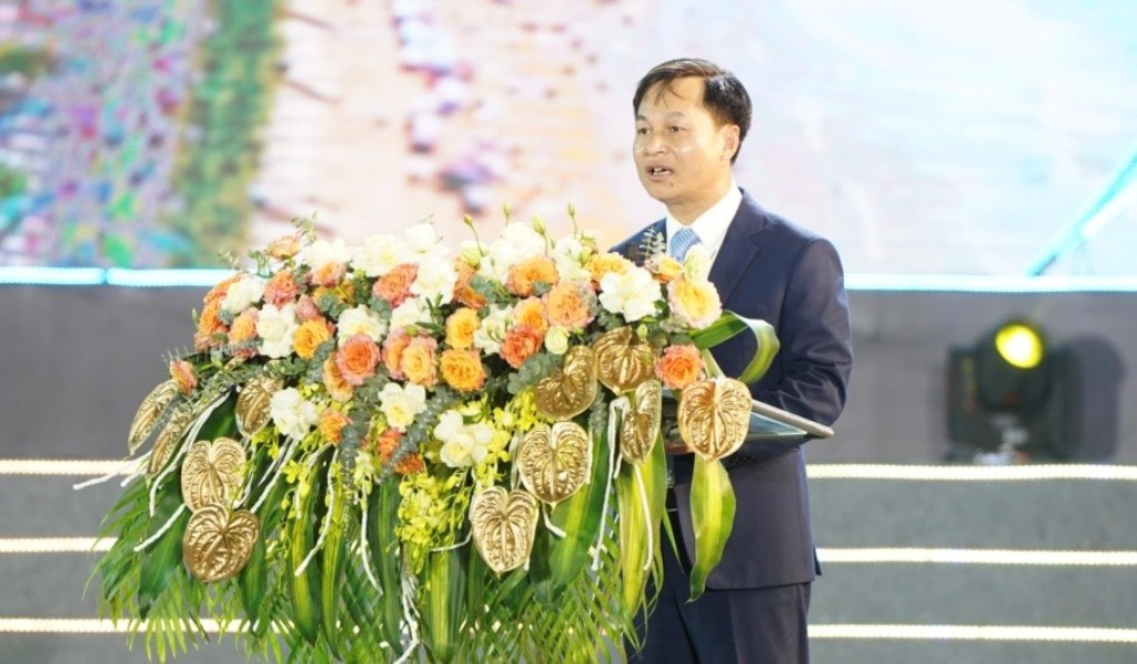 Chủ tịch UBND huyện Hoằng Hóa Lê Thanh Hải phát biểu khai mạc lễ hội
