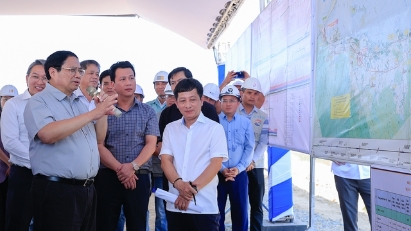 Opening Vietnam's Economic Arteries: The Race to Complete North-South Expressway by 2025