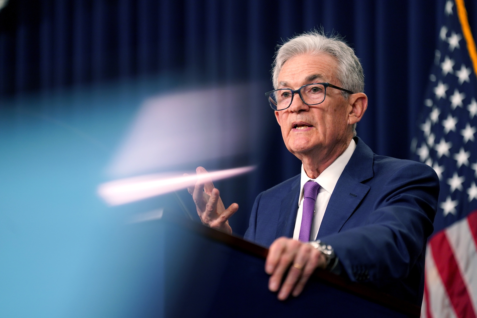 Chủ tịch Fed Jerome Powell tại cuộc họp báo ngày 1/5 - Ảnh: Bloomberg.