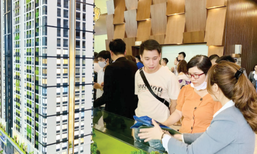 Thị trường ấm dần lên, môi giới nhà đất rục rịch trở lại  