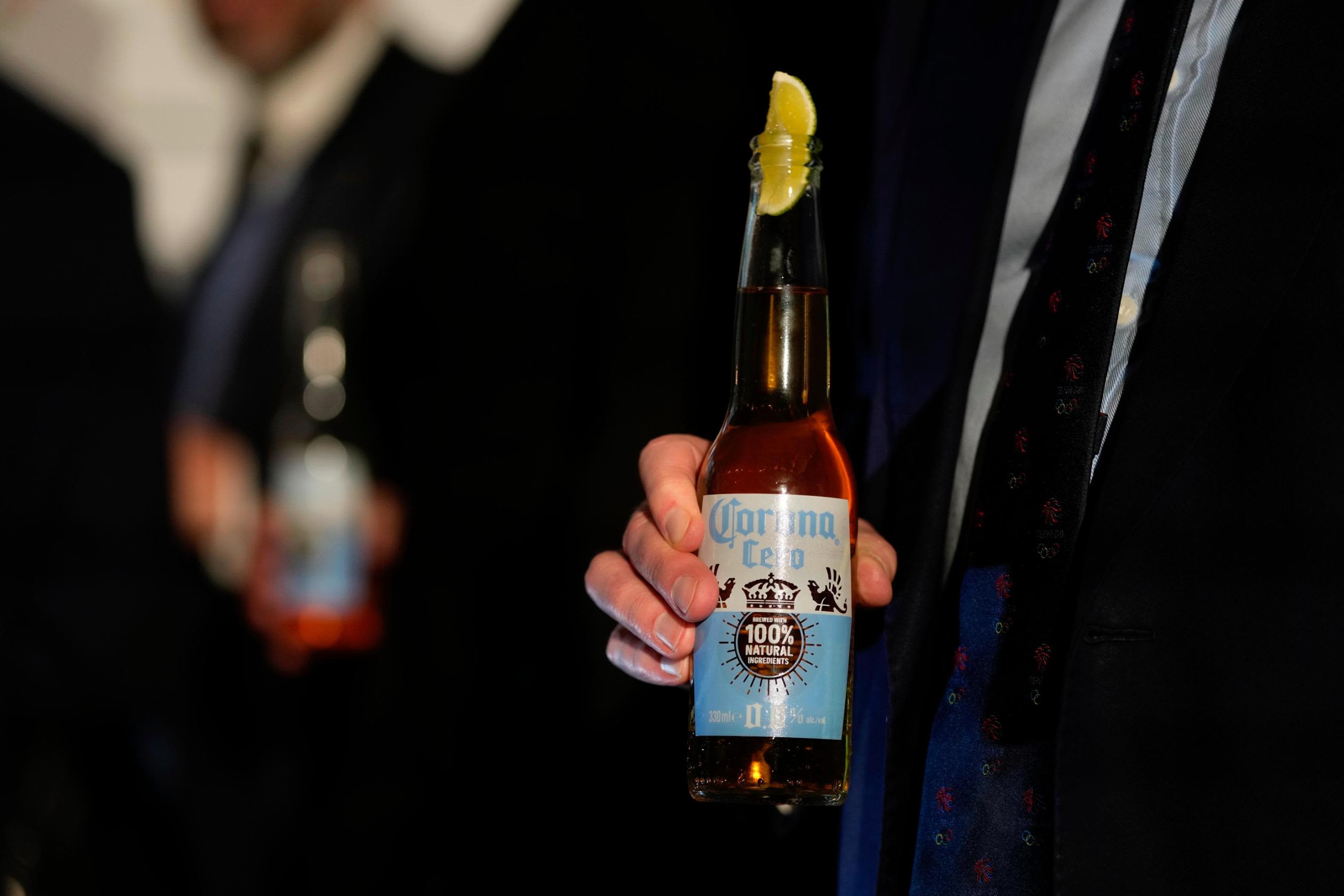 Loại bia chính thức của Thế vận hội năm nay sẽ là bia không cồn Corona Cero do hãng AB InBev sản xuất.