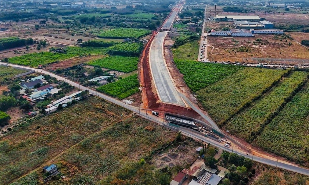 Vốn ngân sách dành cho 9 dự án quan trọng quốc gia ngành giao thông vận tải năm 2024 lên đến trên 92.000 tỷ đồng.