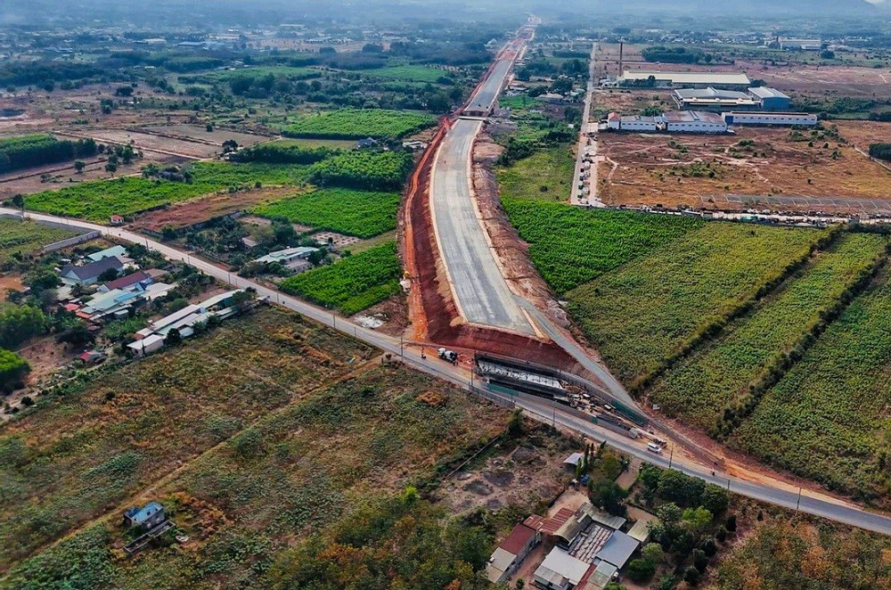 Vốn ngân sách dành cho 9 dự án quan trọng quốc gia ngành giao thông vận tải năm 2024 lên đến trên 92.000 tỷ đồng.