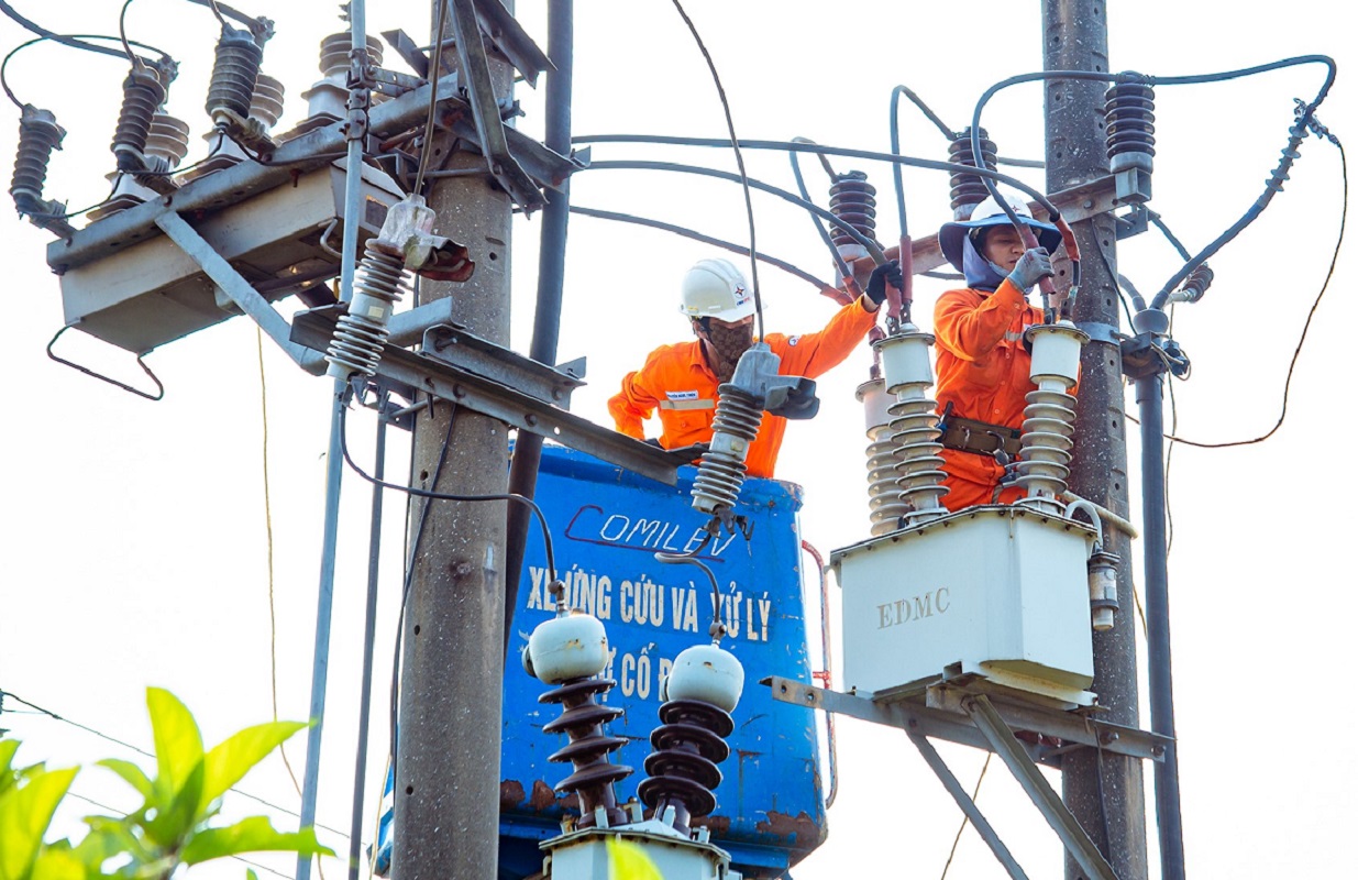 Tiêu thụ điện trong kỳ nghỉ lễ 30/4 - 1/5/2024 tăng rất cao so với quy luật hàng năm.