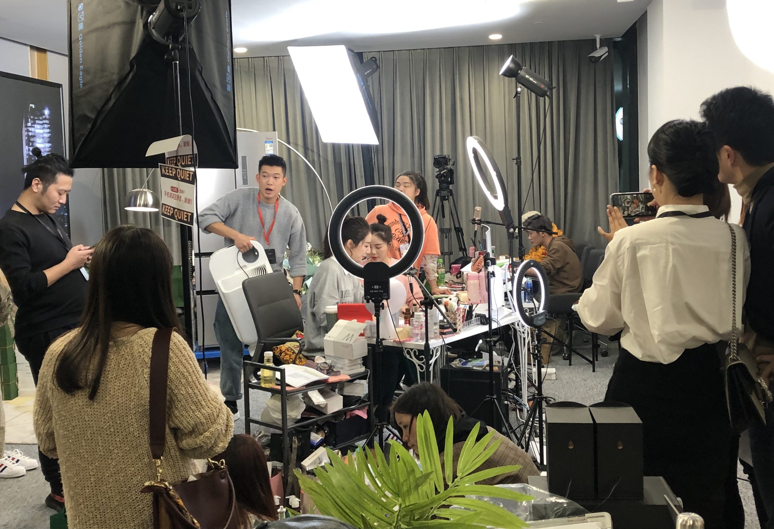 Ngành thuế nắm bắt doanh thu, mức thuế của các tổ chức, cá nhân có phát sinh thu nhập từ hoạt động kinh doanh thương mại điện tử.