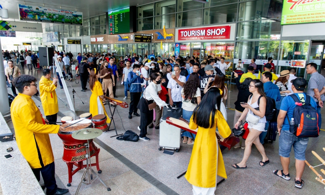 Đoàn Du lịch MICE đến sân bay Đà Nẵng