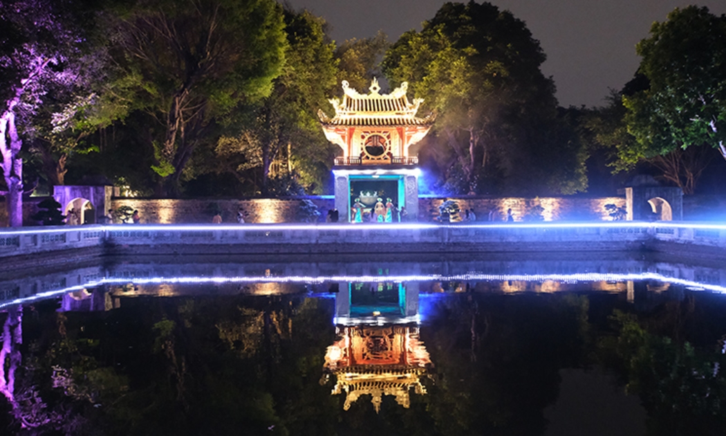 Tour đêm tại Di tích Văn Miếu - Quốc Tử Giám.
