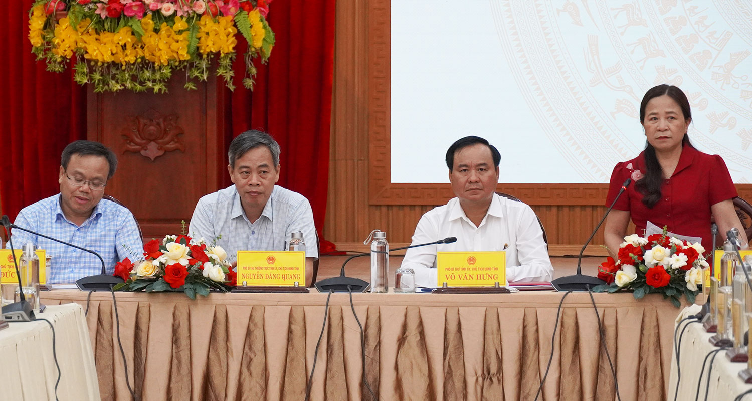 Lãnh đạo tỉnh Quảng Trị dự cuộc họp về tình hình thực hiện công tác giải phóng mặt bằng dự án thành phần cao tốc đoạn Vạn Ninh – Cam Lộ qua địa bàn tỉnh Quảng Trị