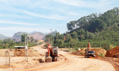 Vốn đầu tư công tắc nghẽn vì chờ dự án “đủ thủ tục”