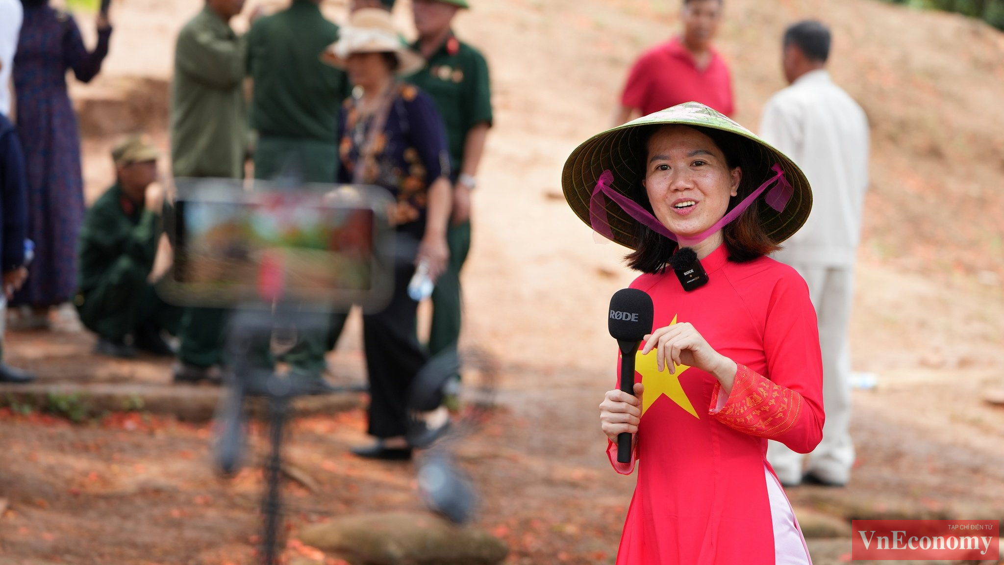 Năm Du lịch quốc gia - Điện Bi&ecirc;n 2024 v&agrave; kỷ niệm 70 năm Chiến thắng Điện Bi&ecirc;n Phủ, c&aacute;c điểm đến chiến trường xưa lu&ocirc;n đ&ocirc;ng du kh&aacute;ch. Cao điểm, Bảo t&agrave;ng Chiến thắng lịch sử Điện Bi&ecirc;n Phủ đ&oacute;n tới gần 7.000 lượt kh&aacute;ch/ng&agrave;y. C&aacute;c di t&iacute;ch trong quần thể (bao gồm đồi A1, hầm Đờ-c&aacute;t, đồi D1 - Tượng đ&agrave;i Chiến thắng, đồi F - Đền thờ Liệt sĩ, Sở chỉ huy Chiến dịch Điện Bi&ecirc;n Phủ, di t&iacute;ch đường k&eacute;o ph&aacute;o) đ&oacute;n hơn 10.000 lượt kh&aacute;ch/ng&agrave;y.