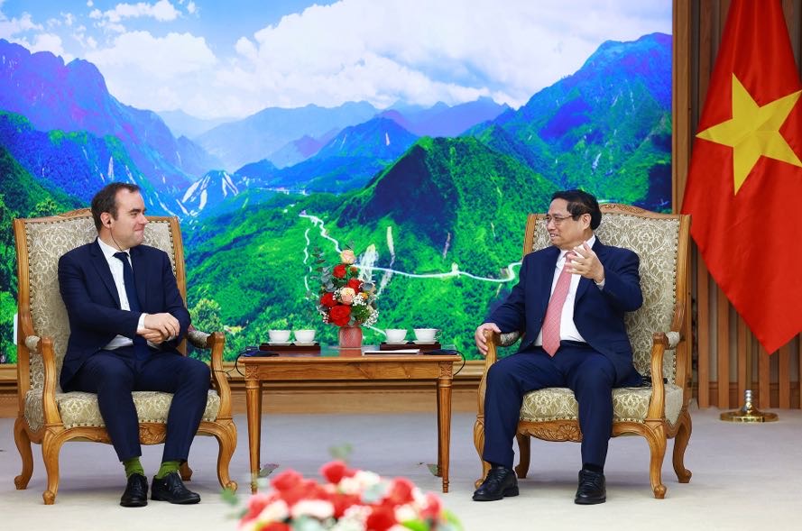 Bộ trưởng Sébastien Lecornu cho biết một trong những mục tiêu của chuyến công tác tới Việt Nam lần này là góp phần chuẩn bị cho chuyến thăm Việt Nam sắp tới của Tổng thống Pháp Macron - Ảnh: VGP