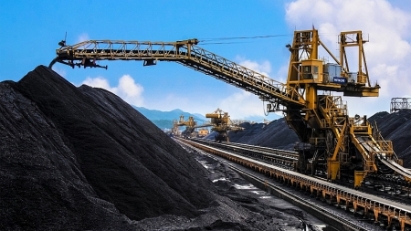 Vietnam Coal Giant TKV Targets Increased Sales Amidst Environmental Scrutiny