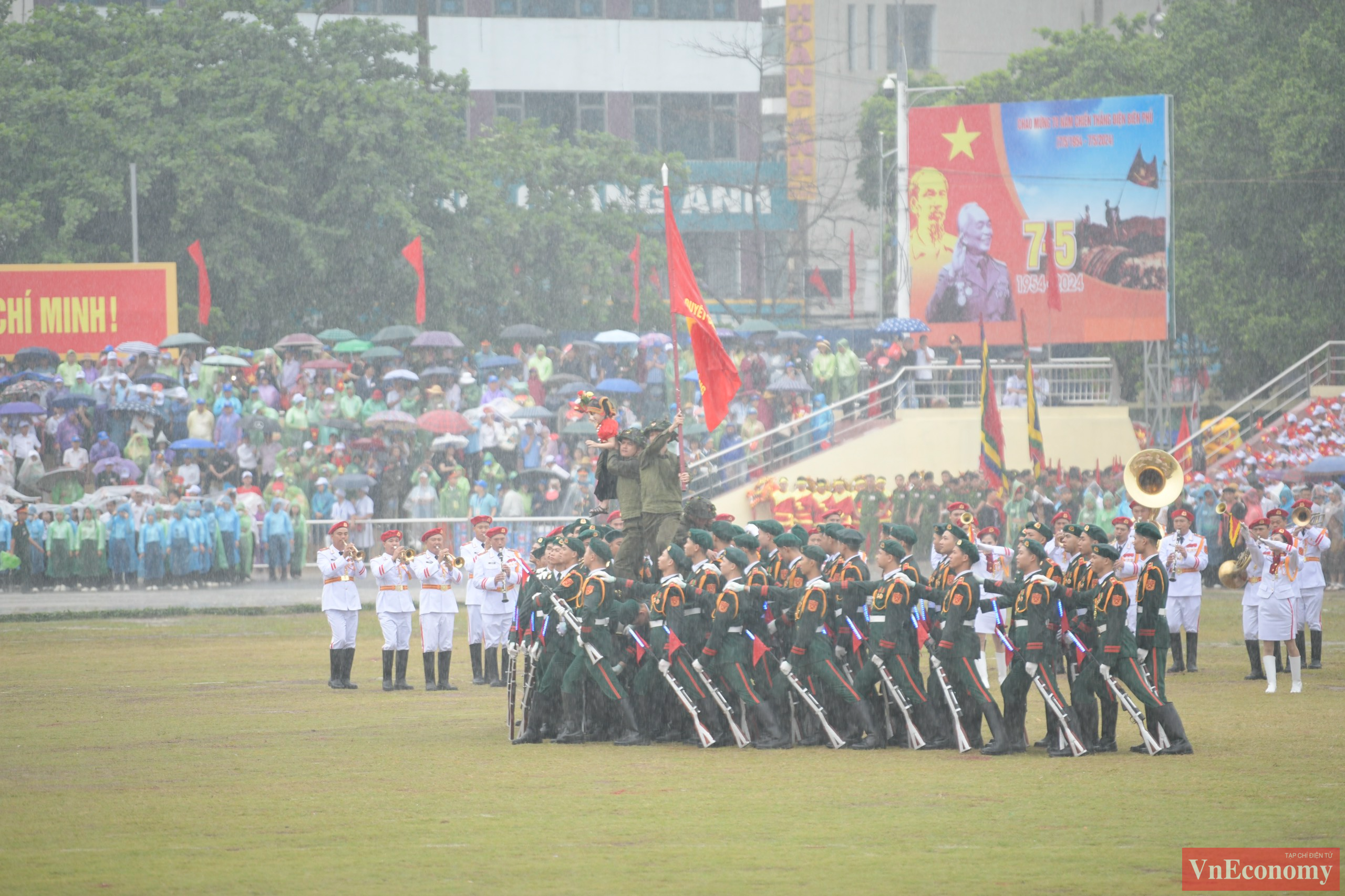 Màn biểu diễn nghệ thuật mở màn Lễ kỷ niệm.