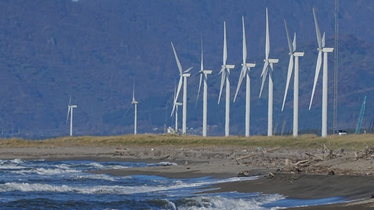 T&aacute;c động m&ocirc;i trường đang g&acirc;y lo ngại đ&aacute;ng kể, nhiều người k&ecirc;u gọi ưu ti&ecirc;n sử dụng &iacute;t năng lượng hơn, x&acirc;y dựng c&aacute;c m&ocirc; h&igrave;nh hiệu quả hơn v&agrave; suy nghĩ lại c&aacute;ch thiết kế v&agrave; sử dụng trung t&acirc;m dữ liệu.