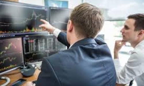 Khối ngoại vẫn xả 