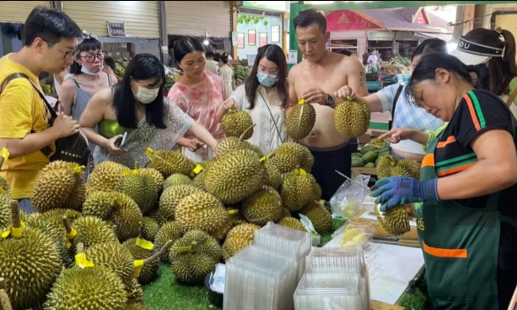 Sầu riêng là loại quả được yêu thích đặc biệt tại Trung Quốc - Ảnh: Reuters