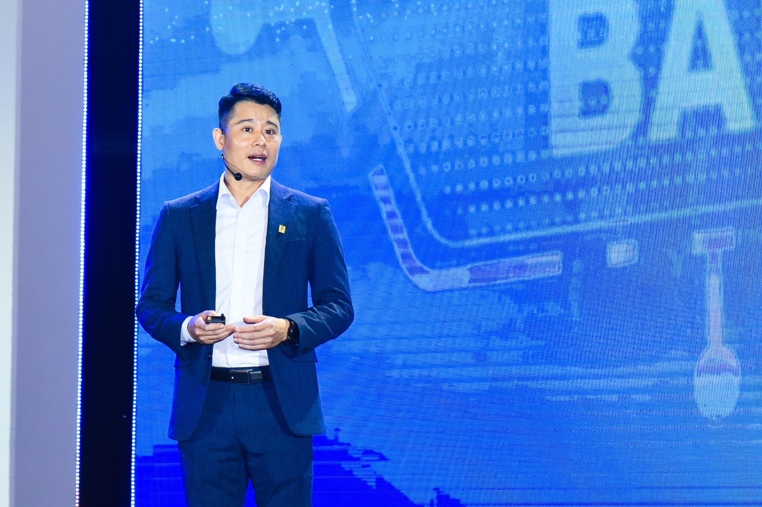 Ông Nguyễn Hoàng Long, Phó Tổng giám đốc NAPAS, chia sẻ về Open banking.