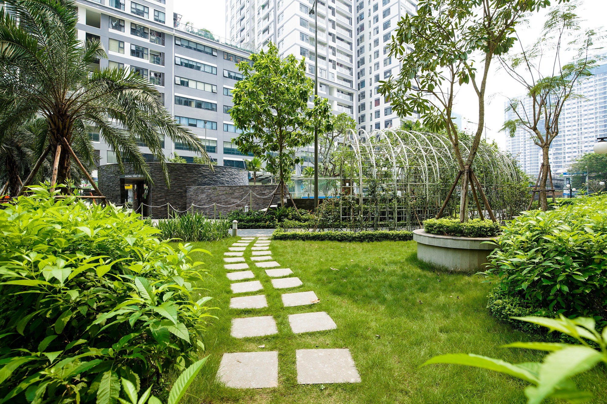 Những khu vườn xanh mướt l&agrave; điểm nhấn đặc trưng d&ograve;ng sản phẩm mang thương hiệu Imperia.