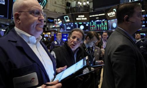 Chứng khoán Mỹ giằng co, giá dầu giảm nhẹ