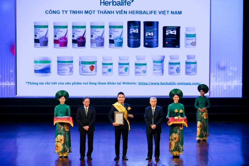 Herbalife Vietnam wins the Golden Product for Public Health Award 2024