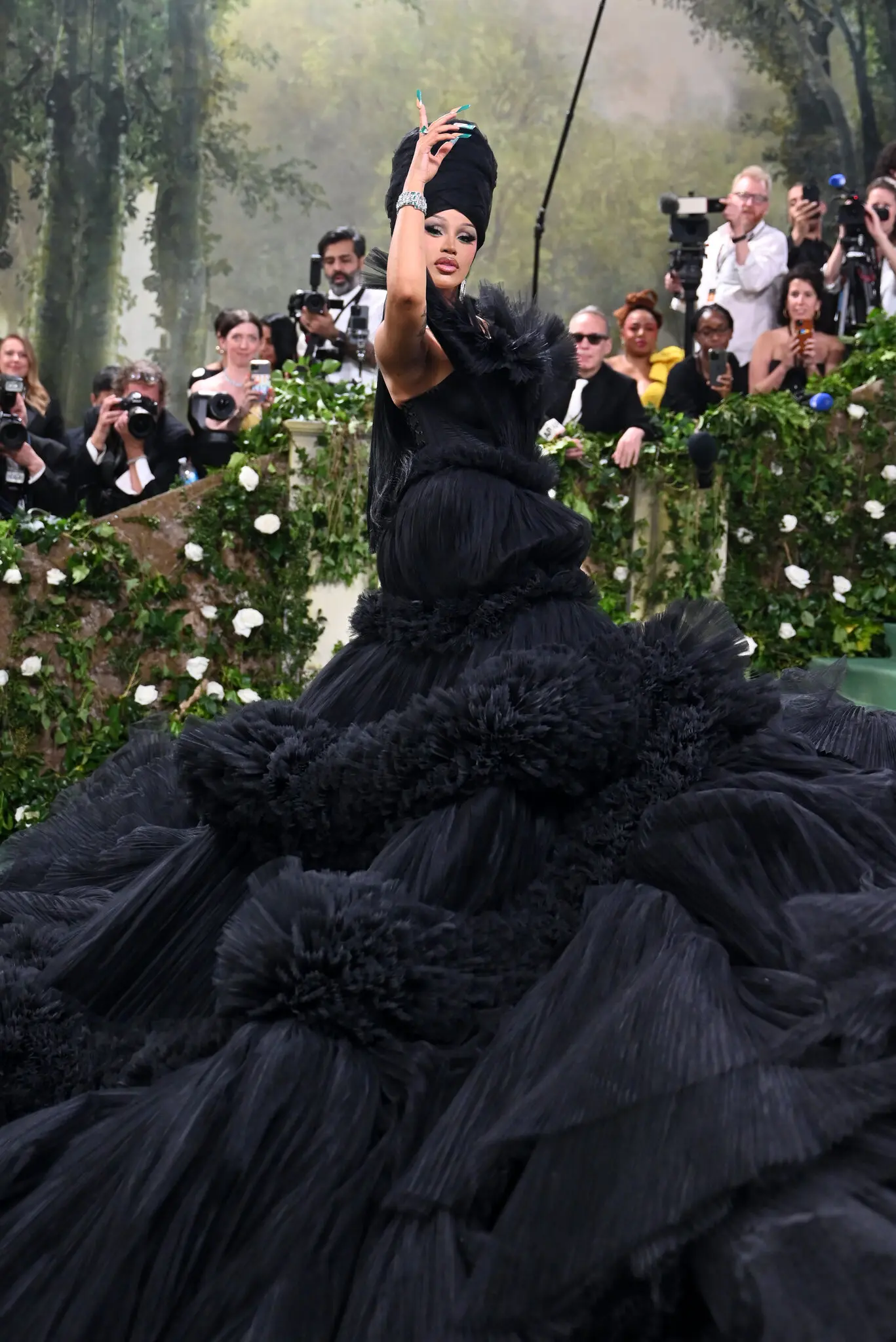 Khi những ngôi sao như Cardi B xuất hiện, giá trị truyền thông được tạo ra là không thể bàn cãi.